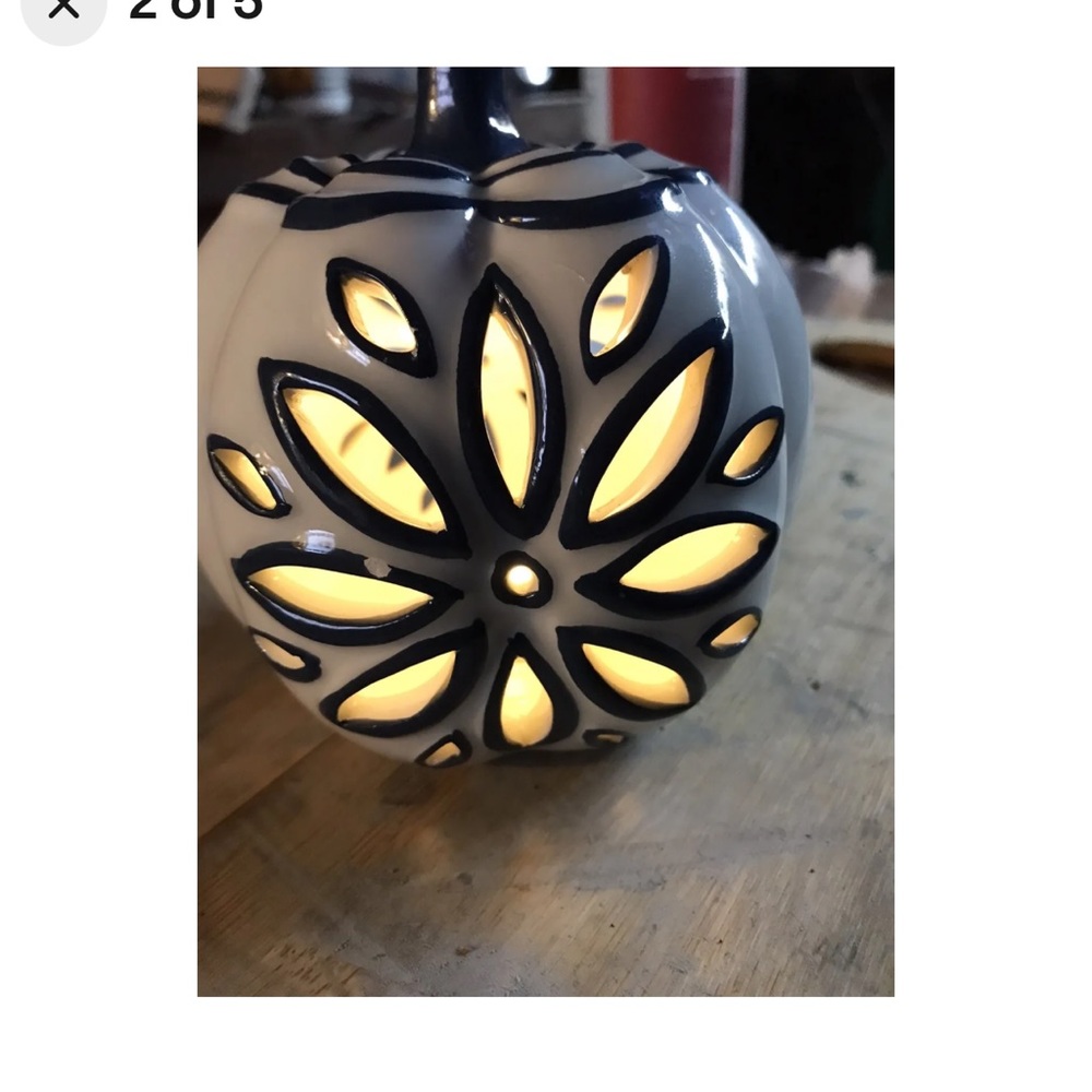 Vintage Beautiful Battery operated lamp